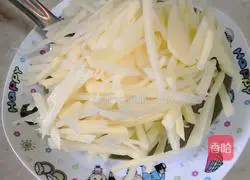 Illustration of how to make spicy and sour potato shreds 3 