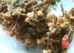 Illustration of how to fry toon sprouts 8