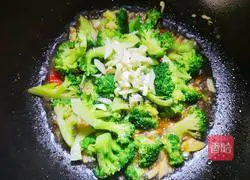 Illustration of how to cook broccoli 7