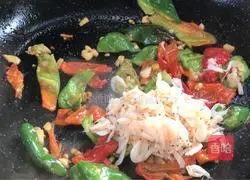 Illustration of how to make spicy stir-fried radish sprouts with shrimp skin 7