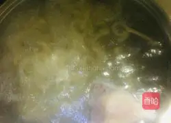 Illustration of how to make pig skin jelly 6