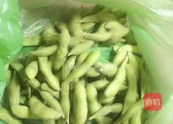 Illustration of how to make spicy edamame 1