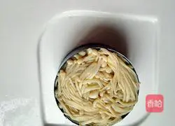 Illustration of how to make cold enoki mushrooms 7