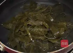 Illustration of how to make cold kelp 4