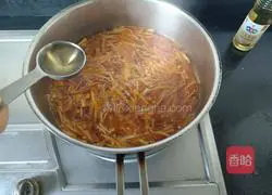 Illustration of home-style hot and sour soup 12