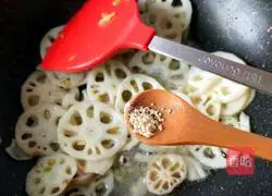 Illustration of how to make smooth lotus root slices 10