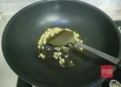 Illustration of how to make stir-fried water spinach 4