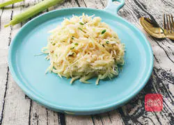  Illustration of how to make stir-fried wild rice 8