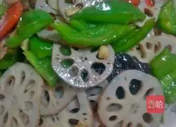 Illustration of how to stir-fry lotus pond vegetables 8