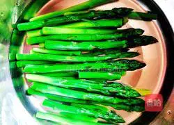 Illustration of how to make cold asparagus 4