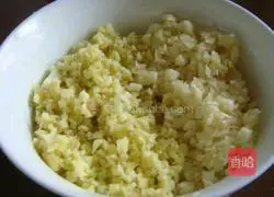 Illustration of how to make garlic green beans 3