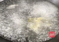 Illustration of how to make fried dried tofu with celery 4