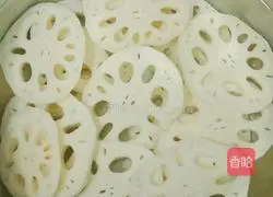 Illustration of how to make cold lotus root 9