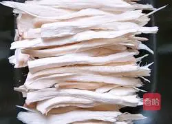 Illustration of how to steam king oyster mushrooms with garlic 2