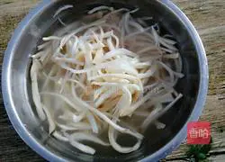 Illustration of how to make cold platycodon 5