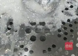 Illustration of how to make spicy and sour fish noodles 5