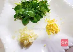 Illustration of how to make cold lotus root slices 3