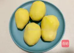 Illustration of how to make spicy and sour potato shreds 1