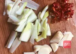 Illustration of how to make vinegar-coated potato shreds 4