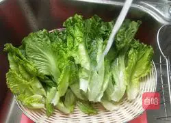 Illustration of how to make crispy lettuce 2