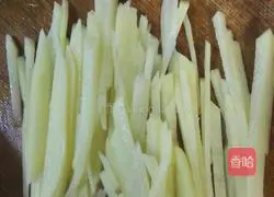 Illustration of how to make spicy potato shreds 1