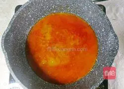 The gorgeous transformation of small potatoes.Illustration of how to make fish-flavored small potatoes 8