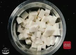 Illustration of how to make simple chicken and tofu 1