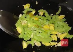 Illustration of Fried Bitter Melon with Corn Bamboo Shoots 9