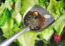 Illustration of how to stir-fry lettuce 6