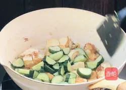 Cucumber Illustration of how to cook tofu 8