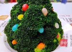 Illustration of how to make a Christmas tree 12