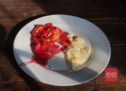 Illustration of the original method of stir-frying eggplant with green peppers 3