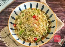 Illustration of how to make cold mung bean sprouts 7