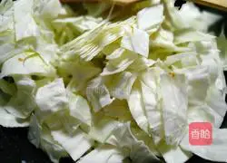 Illustration of how to make vinegar cabbage 6