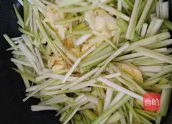 Illustration of how to make fried eggs with chives 4