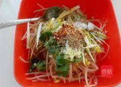 Illustration of how to make cold soybean sprouts 7