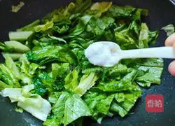 Illustration of how to make garlic lettuce 8