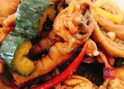 Illustration of Internet celebrity chicken feet recipe 9