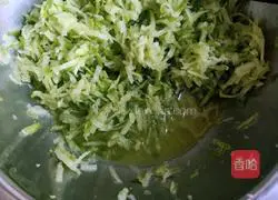 Illustration of how to make fried green radish balls 4