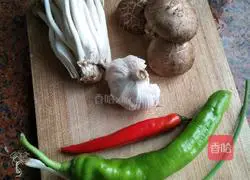 Illustration of how to make stir-fried mixed mushrooms 1