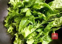 Illustration of how to stir-fry lettuce 6 