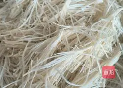 Illustration of making tinfoil garlic mushrooms 1