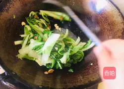 Illustration of how to make stir-fried Chinese cabbage 6