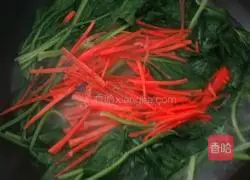 Illustration of how to mix spinach with vermicelli 5