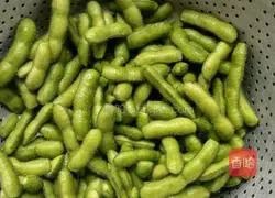 Illustration of how to make cold edamame 3