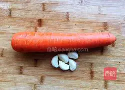 Illustration of how to make shredded garlic and carrots 1