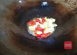 Illustration of how to make spicy fried lentils 6