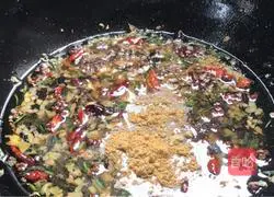 Illustration of how to make spicy and smelly dried seeds 9