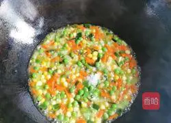 Jinyumantang fried in this way is beautiful, sweet and delicious.Illustration of how to make it 6