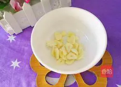 Illustration of how to stir-fry sweet potato leaves 3